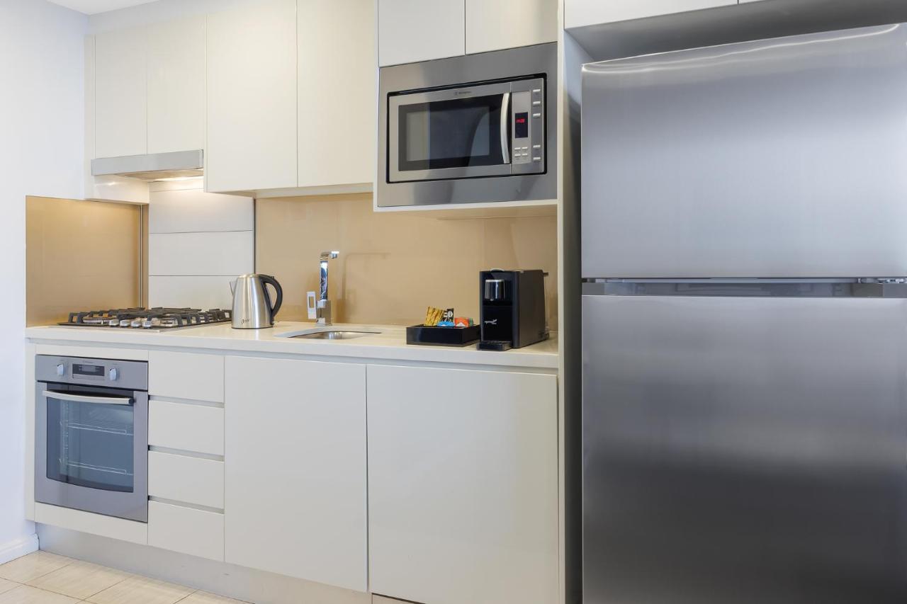 Meriton Suites Zetland Sydney Ngoại thất bức ảnh A modern kitchen