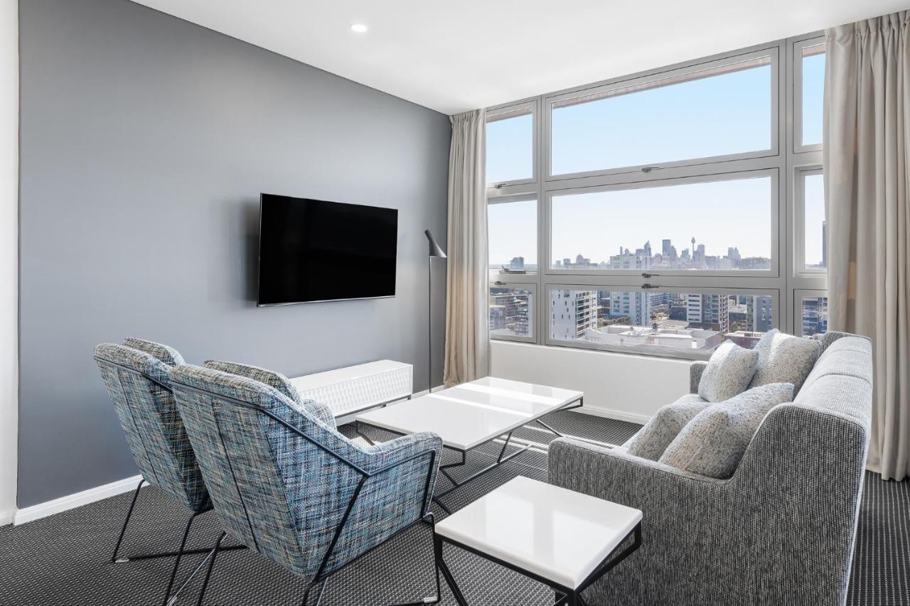 Meriton Suites Zetland Sydney Ngoại thất bức ảnh The living room of a typical apartment