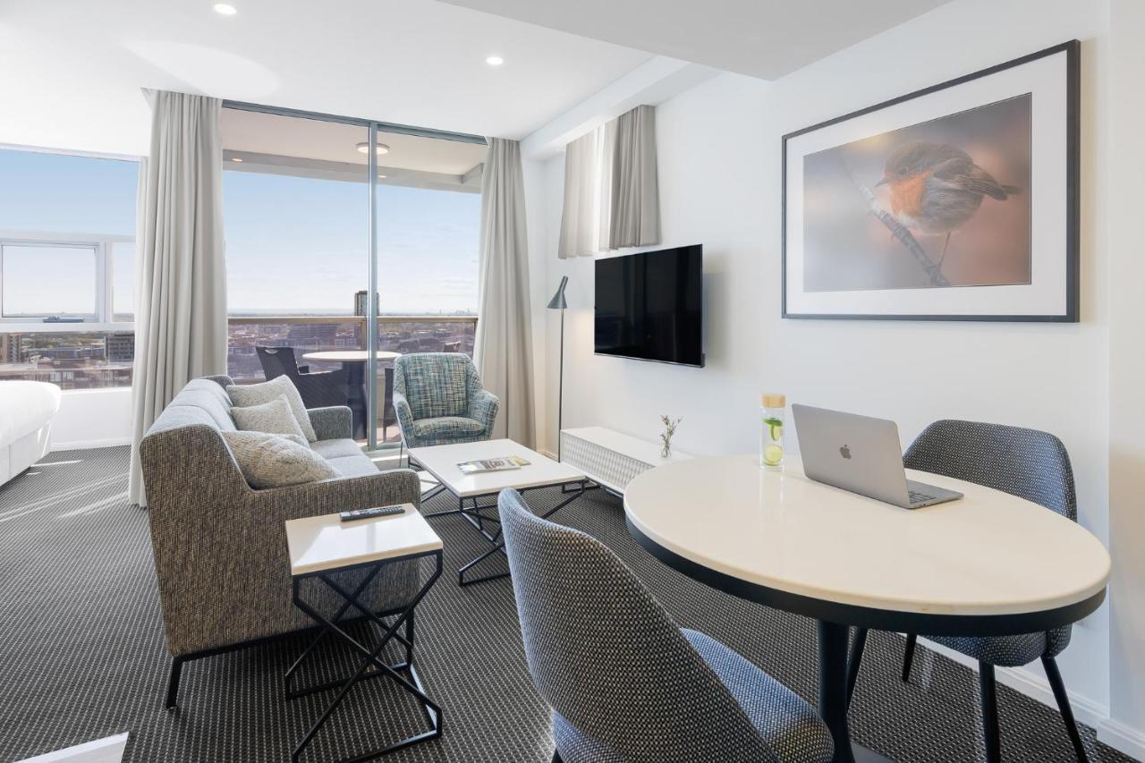 Meriton Suites Zetland Sydney Ngoại thất bức ảnh A typical apartment at the hotel