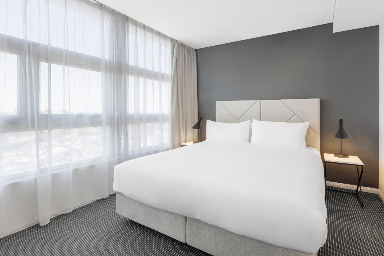 Meriton Suites Zetland Sydney Ngoại thất bức ảnh A bedroom at the hotel