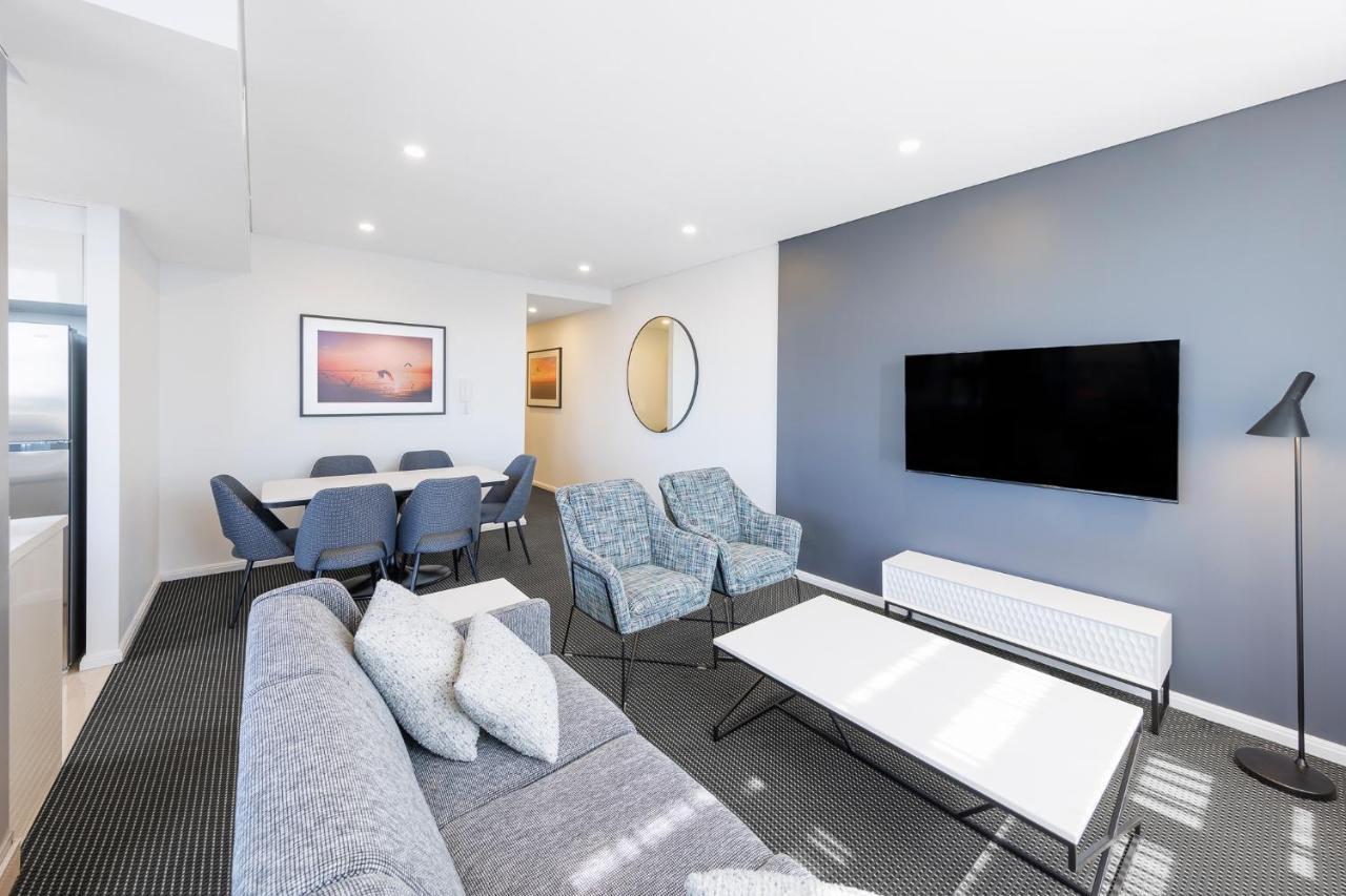 Meriton Suites Zetland Sydney Ngoại thất bức ảnh A living room at the hotel