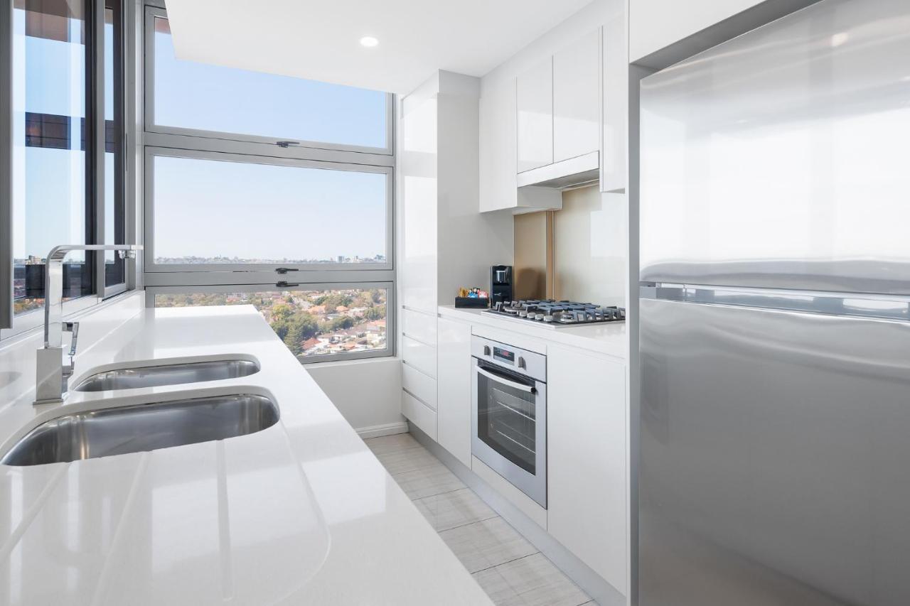 Meriton Suites Zetland Sydney Ngoại thất bức ảnh A typical kitchen