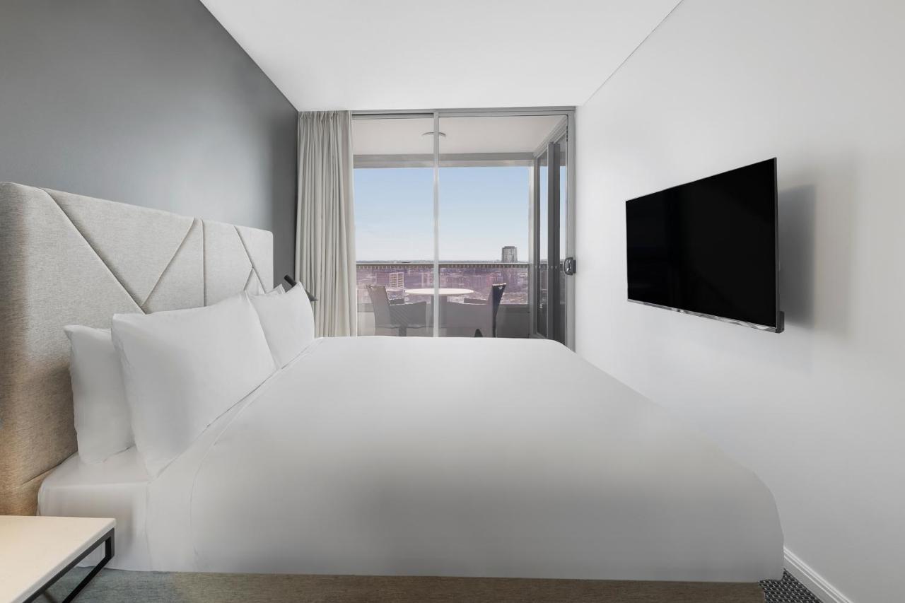 Meriton Suites Zetland Sydney Ngoại thất bức ảnh A bedroom at the hotel
