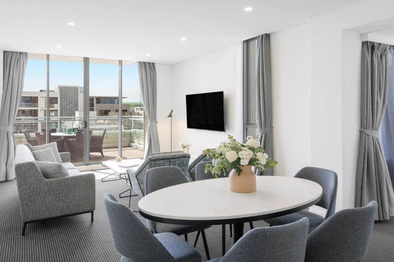 Meriton Suites Zetland Sydney Ngoại thất bức ảnh The interior of a typical apartment