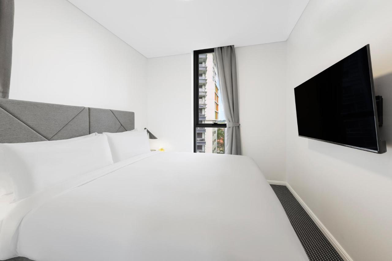 Meriton Suites Zetland Sydney Ngoại thất bức ảnh A bedroom at the new student village