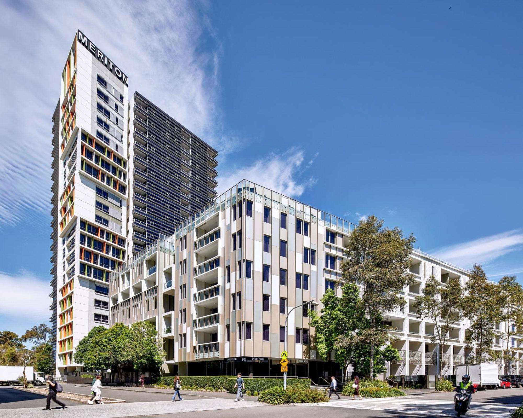 Meriton Suites Zetland Sydney Ngoại thất bức ảnh The apartment complex at the former Olympic Village